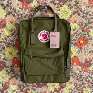 NWT Fjallraven Kanken Original Backpack in Foliage Green